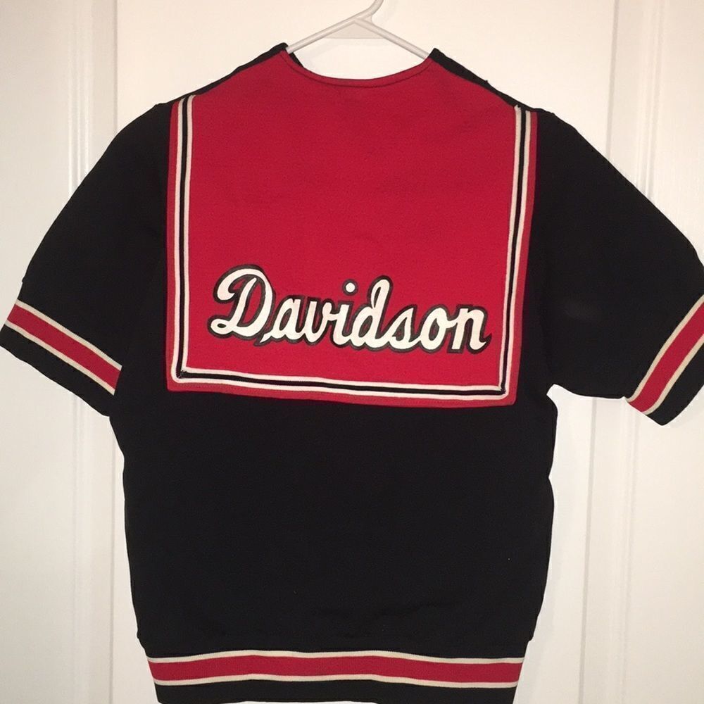 Davidson Wildcats Vintage Women’s Cheer Top 🏀Basketball Sports Halloween Shirt